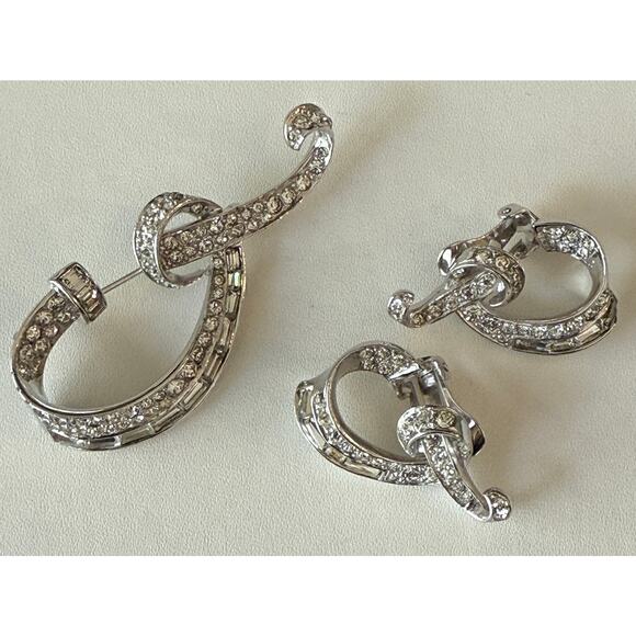 Vintage Boucher Rhinestone Swirl/Ribbon Brooch & Earrings Set - 1950's - Picture 1 of 16